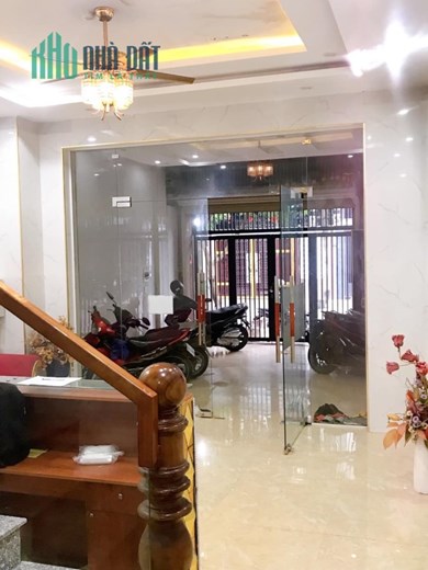 VỊ TRÍ VIP, nhà đường Duy Tân 1 phút đến sân bay Đà Nẵng DT 53m2 giá chỉ nhỉnh 3 tỷ