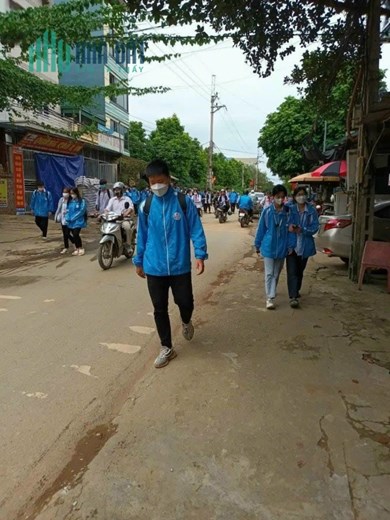 Bán gấp đất thôn 9 sát đường trục chính Tân Xã - ngay cạnh trường Mầm non - cấp 1 cấp 2 cấp 3 - Gần