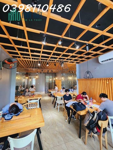 Bán nhà mặt phố Trần Quốc Hoàn , 2 mặt tiền trước sau , kinh doanh, 6 tầng thang máy, 50m, 21 tỷ.