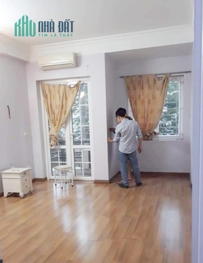Bán nhà Huỳnh Thúc Kháng 55m Phân lô Ô tô tránh 2 thoáng Kinh doanh giá tốt