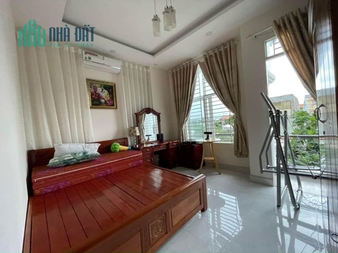 Nhà đẹp cực phẩm Lã Xuân Oai, Tăng Nhơn Phú A. 107m2, 3 tầng. Giá 8 tỷ