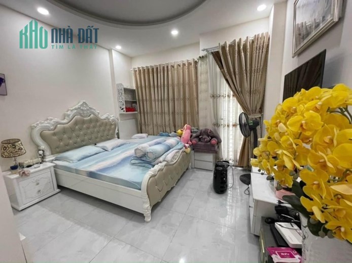 Nhà đẹp cực phẩm Lã Xuân Oai, Tăng Nhơn Phú A. 107m2, 3 tầng. Giá 8 tỷ