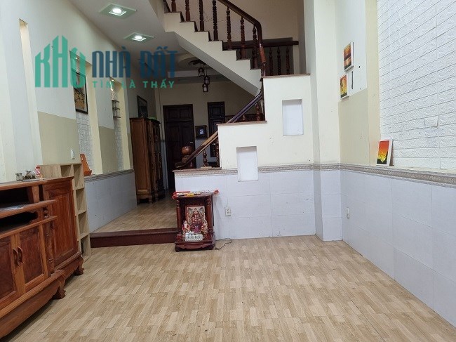 Bán nhà phường Linh Đông Nhà mới 3 tầng hẻm 5,5m tặng nội thất