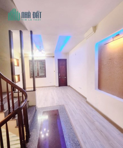 Chỉ hơn 4 Tỷ bán nhà 5 Tầng - 6 Phòng Ngủ, Ngõ Thông - Ngay cạnh Công Viên Nghĩa Đô.