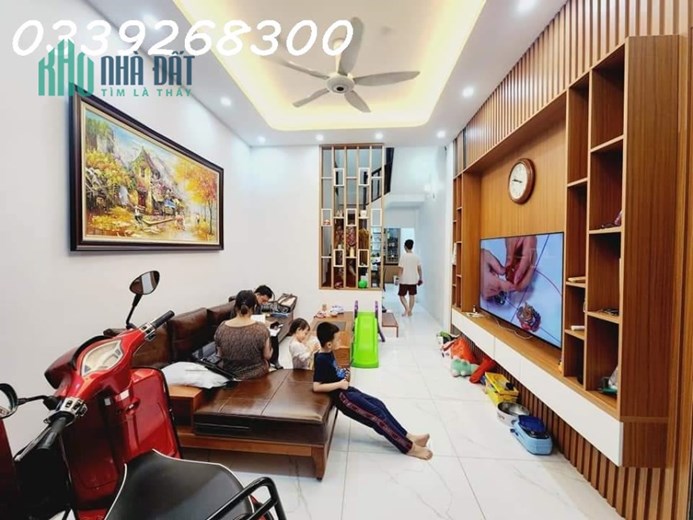 Bán gấp nhà Yên Xá- Tân Triều 50m x 4 tầng, ngõ 2.5m, mặt tiền rộng, nội thất xịn, nhỉnh 4 tỷ.