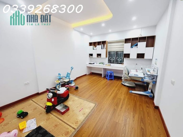 Bán gấp nhà Yên Xá- Tân Triều 50m x 4 tầng, ngõ 2.5m, mặt tiền rộng, nội thất xịn, nhỉnh 4 tỷ.