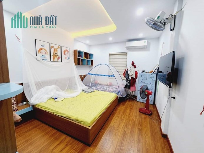 Bán gấp nhà Yên Xá- Tân Triều 50m x 4 tầng, ngõ 2.5m, mặt tiền rộng, nội thất xịn, nhỉnh 4 tỷ.