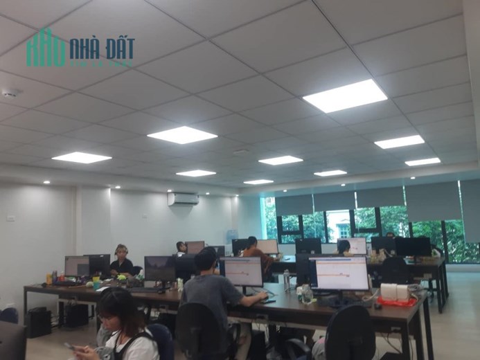 TOÀ VĂN PHÒNG CẦU GIẤY 125M-10 TẦNG LONG LANH - 2 MẶT THOÁNG - CHO THUÊ VĂN PHÒNG 155TR/THÁNG , VỈA