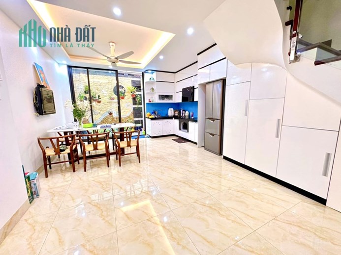 BÁN NHÀ XUÂN LA- Ô TÔ ĐỖ CỬA- KINH DOANH -DÂN XÂY  – TẶNG NỘI THẤT -  55M 5 TẦNG 7.2 TỶ