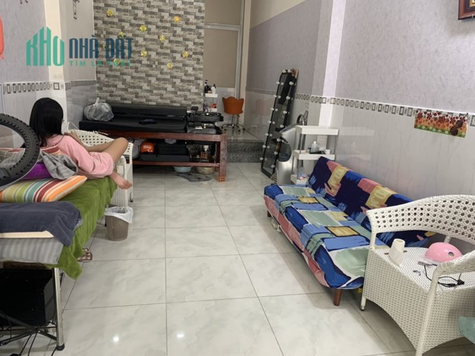 Mình cần Sang Tiệm Nail - Mi - Gội Đầu 0907.463.592