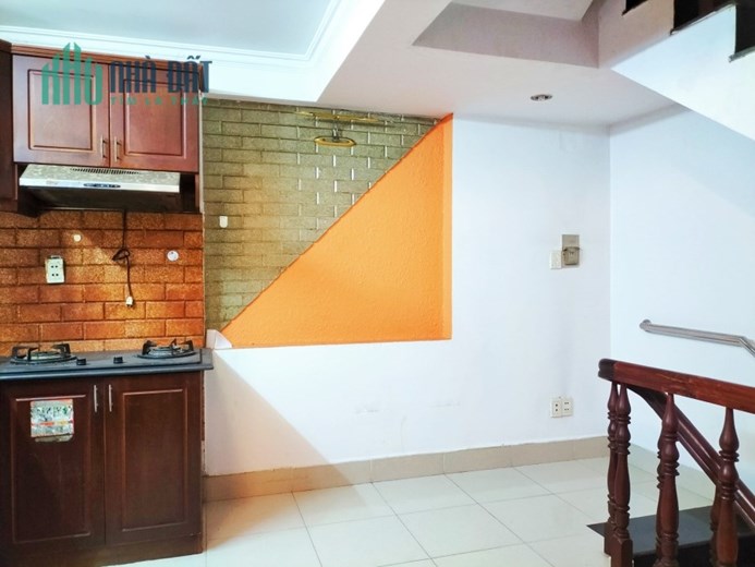 BÁN NHÀ MẶT TIỀN KINH DOANH, QUẬN 3, NGANG KHỦNG 6 X 10, 4 TẦNG, KHÔNG LỘ GIỚI.