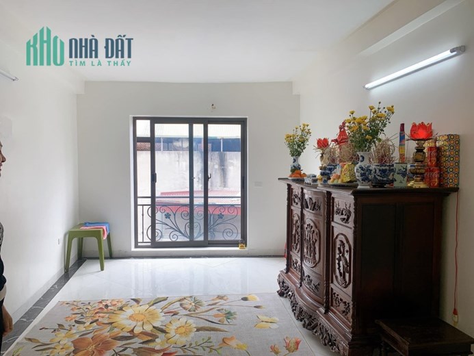 Bán nhà 296 Minh Khai, phân lô mới, ô tô đỗ cách nhà 5m, ngõ rộng, DT33m2, giá 3.5 tỷ.