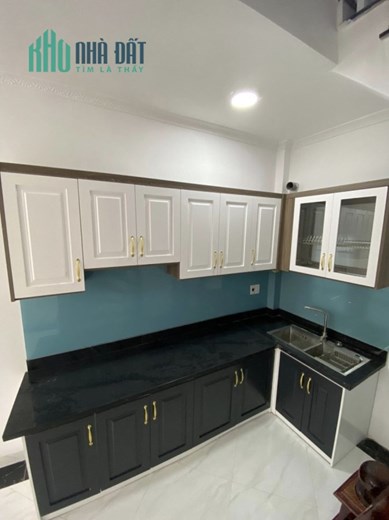 Bán nhà Trương định, trước nhà rộng gần 4m, Sh quay đầu thoải mái, DT37m2, giá 3.5 tỷ.
