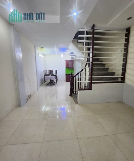 Bán Nhà Dương Quảng Hàm – 35m2 – 5 tầng 5 ngủ – chỉ nhỉnh 4 tỷ