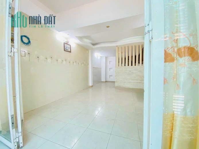 Giá 7.9 tỷ mua được nhà hxh võ văn tần quận 3, xây 3 lầu mới