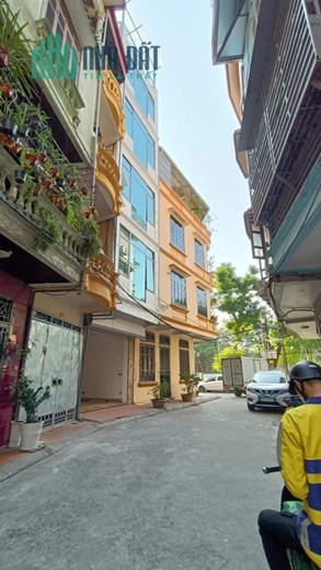 Bán nhà Hoa Bằng, Nguyễn Khang- tiện ích ngập tràn