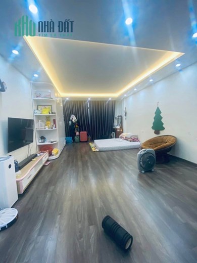 Trương Định, Hoàng Mai, gần phố, lô góc, ngõ to rộng , oto,  Dt 45m2, MT 4m. giá  5 tỉ.