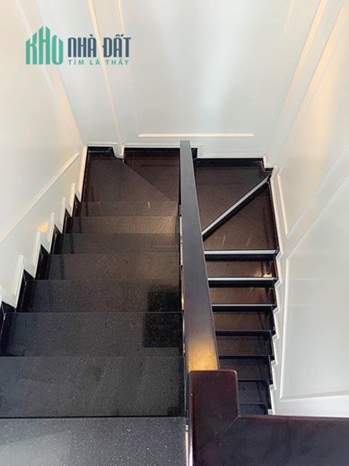 Trương Định, Hoàng Mai, gần phố, lô góc, ngõ to rộng , oto,  Dt 45m2, MT 4m. giá  5 tỉ.