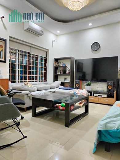Bán Nhà Phố Trần Quốc Hoàn 54,5/65m2 x 4 tầng , phân lô ô tô , trung tâm Quận Cầu giấy mà giá có 11