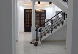 BÁN NHÀ HẺM 5M THÔNG NGUYỄN QUÝ YÊM, 64M2, NHỈNH 5 TỶ.