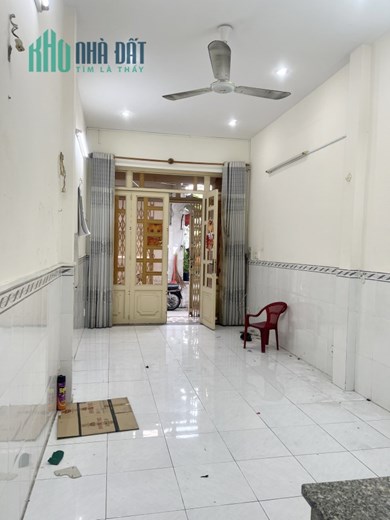 Nhà trệt + lầu Nguyễn Thị Tần Phường 2 Quận 8 giá 10tr
