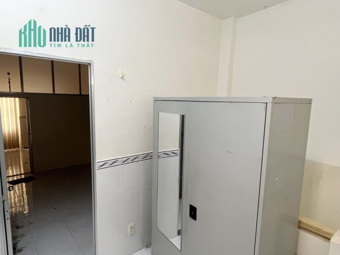 Nhà trệt + lầu Nguyễn Thị Tần Phường 2 Quận 8 giá 10tr