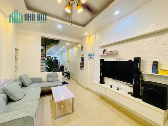 Bán nhà Lê Lợi 48m, oto, kinh doanh 5.2 tỷ