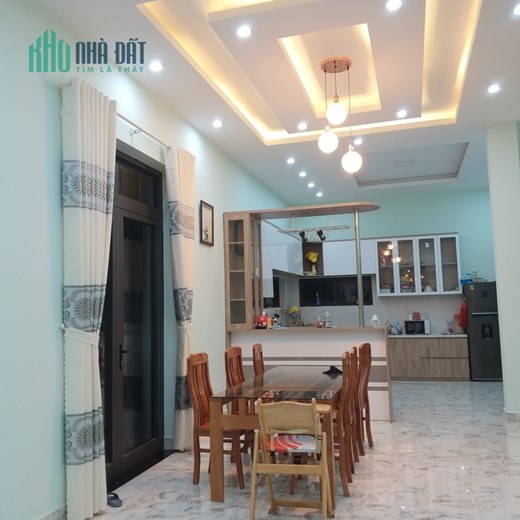 Bán biệt thự 235m2 view đẹp chỉ 12 tỷ tại đường Nam Hồ, Phường 11, Đà Lạt