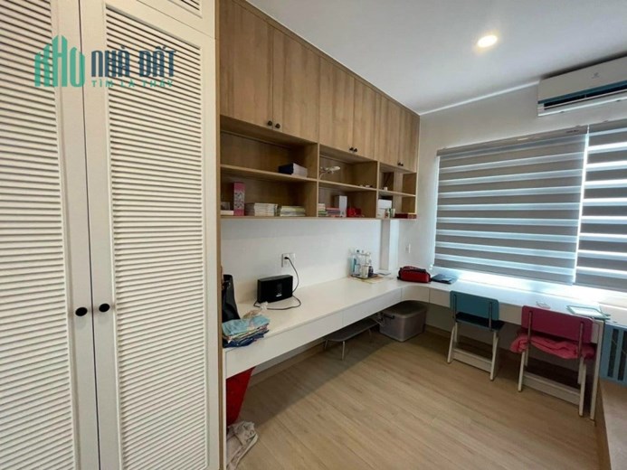 Nhà riêng 4 tầng sổ hồng 4x19 hẻm xe tải gần KCX Tân Thuận Q7