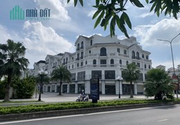 Chính chủ cần bán căn biệt thự Góc sổ hồng vĩnh viễn tại Vinhomes Gia Lâm . Giá 20 tỉ có gia lộc