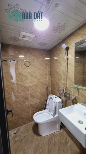 Bán tòa nhà Phạm Văn Đồng 5T thang máy DT 60m 13P khép kín DT 70tr/tháng