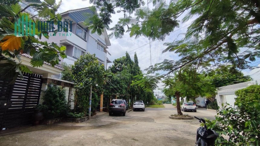 BÁN BIỆT PHỦ 3 TẦNG - SÂN ĐẬU 3 OTO - VIEW SÔNG - GẦN 300M2 - NGANG 12M - NHÍCH 10 TỶ