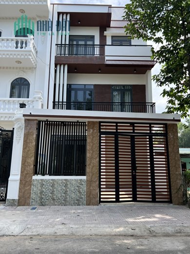 Bán nhà MT DX65 P.Định Hoà Thủ Dầu Một, SHR (6,8x14) 3.85 tỷ. Lh;0988139439.