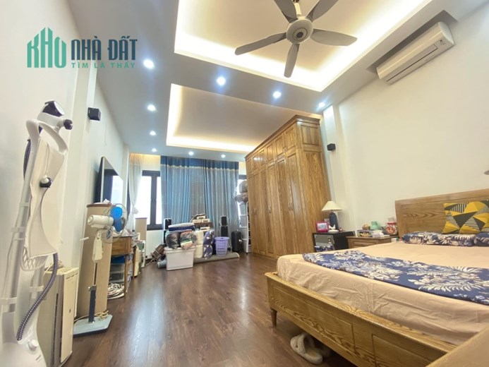 Nhà Gia Thuỵ sát mặt phố Nguyễn Văn Cừ Dân xây bền đẹp thoáng sáng, 70m giá 5.x tỷ chủ thiện chí