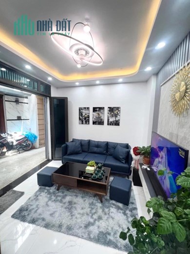 Bán nhà đẹp ở ngay phố Quan Nhân.DT  40m2 4 tầng 4.7 tỷ . ô tô qua nhà.