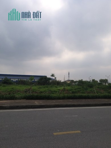 Cho thuê 5600m2 đất làm bãi xe trong KCN Đài Tư, Long Biên, HN