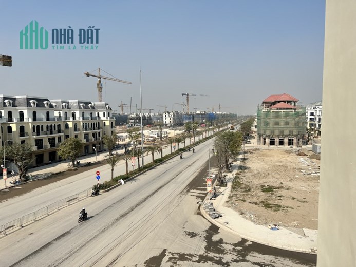 Gia đình cần tiền bán nhanh căn shop mặt đường 20m trung tâm Vinhomes Hưng Yên