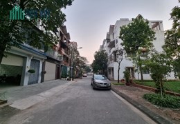 NHÀ LIỀN KỀ PHÂN LÔ THƯỢNG THANH, 90M X 4, MT 6M, Ô TÔ, VỈA HÈ, 12 TỶ HƠN