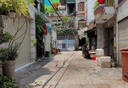 Cho thuê nhà sát mặt tiền Út Tịch quận Tân Bình, 110m2, hẻm 8m chỉ 17 triệu