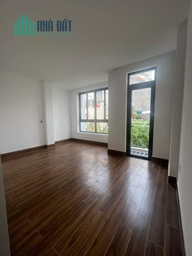 Cho thuê nhà sát mặt tiền Út Tịch quận Tân Bình, 110m2, hẻm 8m chỉ 17 triệu