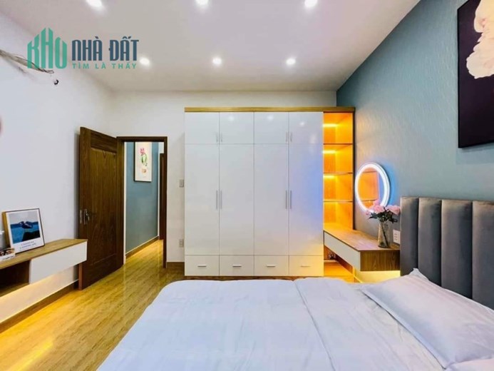 HÀNG HIẾM CHƯA TỪNG CÓ! 16M VỈA HÈ, NHÀ CĂN GÓC, 2 MẶT TIỀN, NGAY QUỐC LỘ 13 CHỈ CÒN GIÁ 4,9 TỶ