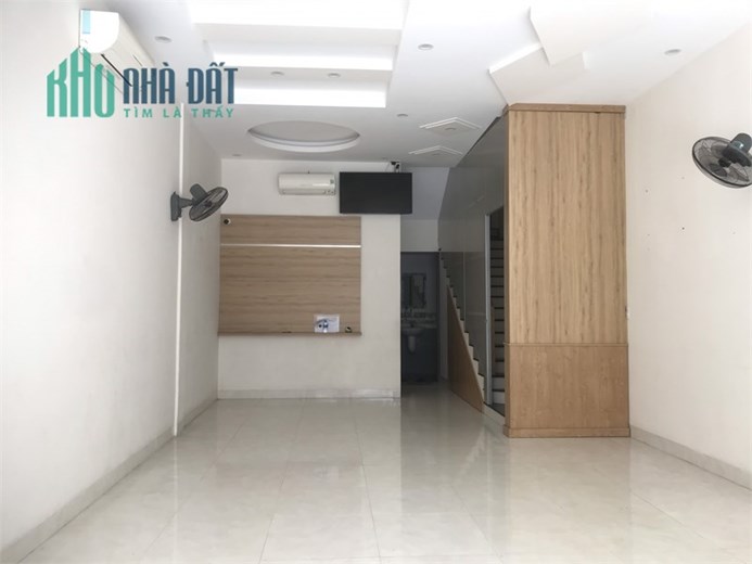 Cho thuê mặt bằng cửa kính máy lạnh gần ngã tư Lê lai, Bà Triệu, TPVT