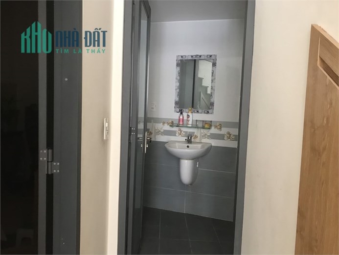 Cho thuê mặt bằng cửa kính máy lạnh gần ngã tư Lê lai, Bà Triệu, TPVT