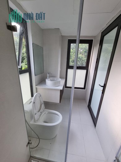 BÁN NHÀ PHỐ  GIA QUẤT LÔ GÓC DT35 M   5 TẦNG MẶT TIỀN 6M GIÁ 4 TỶ Ô TÔ VÀO NHÀ, HÀNG XÓM CĐ ĐƯỜNG