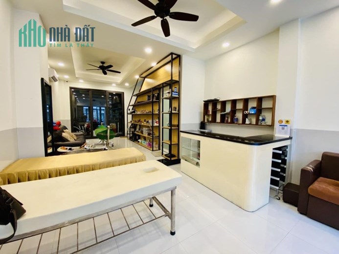 BÁN NHÀ ĐỐI DIỆN CC CELADON AEON TÂN PHÚ 81M2 3TẦNG.