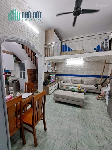 Giáp Bát - Hoàng Mai 41m2, ngõ nông, ô tô tránh cách 20m, giá nhỉnh 3.5 tỷ.