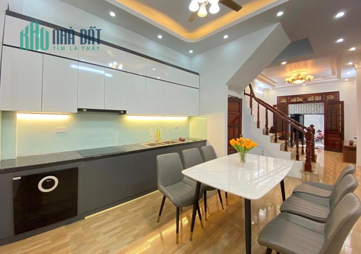 Nhà mới đẹp Hồng Lạc phường 11 Tân Bình 52m2- 1 căn ra mặt tiền- chỉ 5 tỷ 95