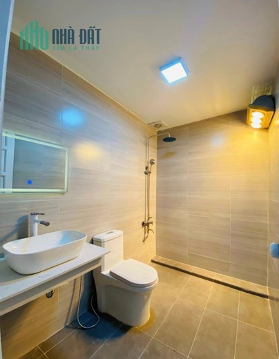 Nhà mới đẹp Hồng Lạc phường 11 Tân Bình 52m2- 1 căn ra mặt tiền- chỉ 5 tỷ 95