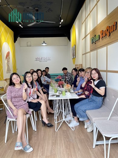 Do công việc vợ chồng em làm không có thời gian quản lí quán vì vậy em muốn nhượng lại cửa hàng tại