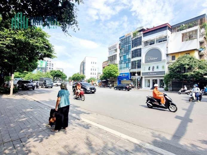 MỘT NHÀ RA MẶT PHỐ - KIM MÃ - NGUYỄN THÁI HỌC, BA ĐÌNH - CỰC HIẾM. 30mx5T, 6,75 Tỷ